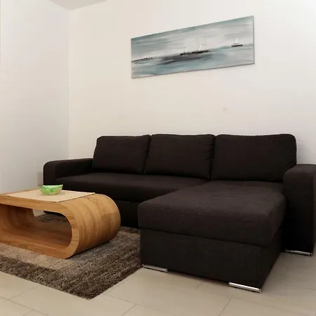 شقة Alkira ألغيرو