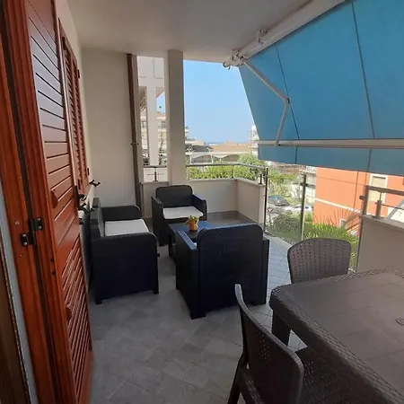 Alkira Apartamento *