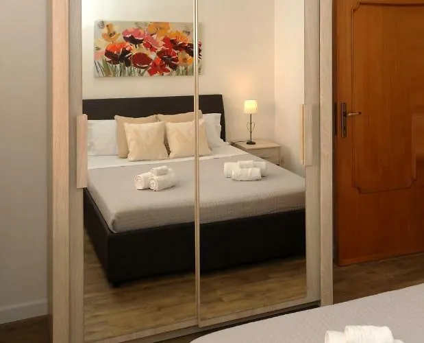 Alkira - Via Txu Terrat Apartman