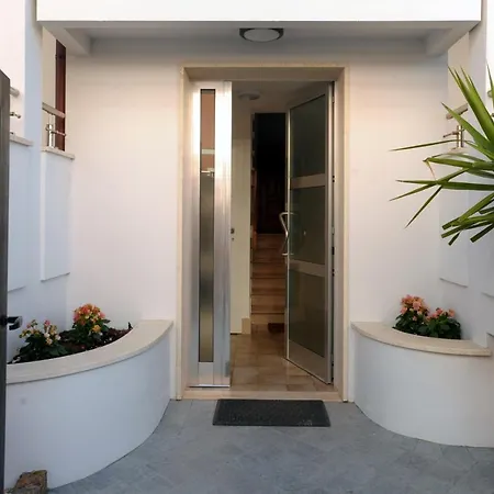 Alkira - Via Txu Terrat Apartman