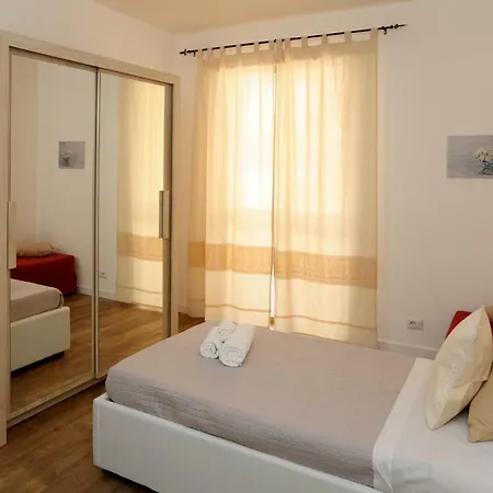 Alkira - Via Txu Terrat Apartman